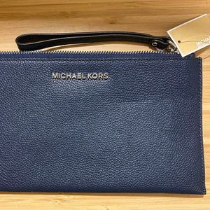 NWT Michael Kors Jet Set Clutch Wrisitlet Wallet